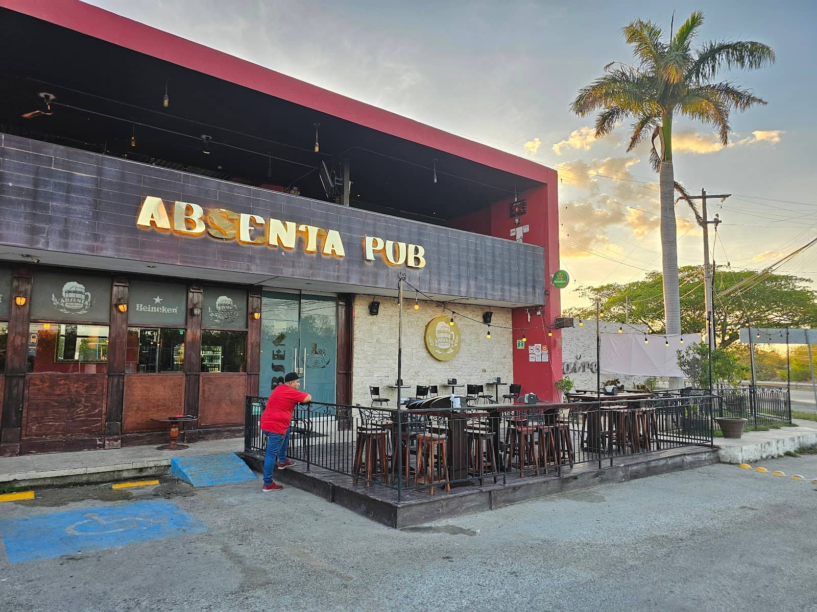 Foto de Absenta Pub Caucel